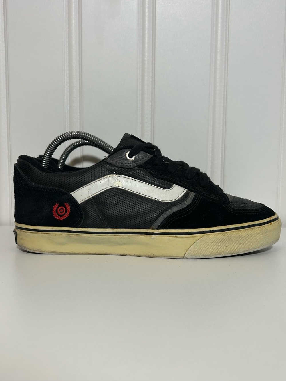Vans rowley shambles Black Low-Top Skate Shoe with White Accent